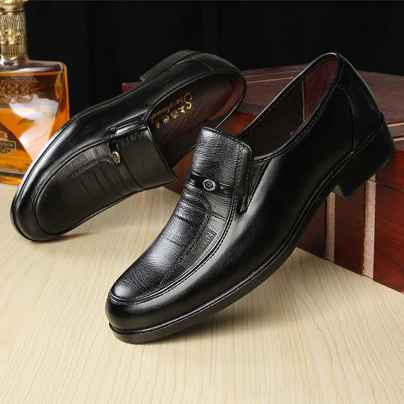Zapatos - Elegancia de Oficina, Comodidad de Diario